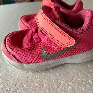 Nike Pink Girls SNEAKERS Size 4